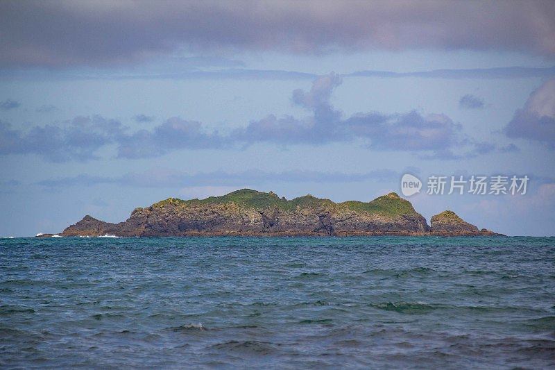 Gulland Rock, Harlyn Bay, Cornwall, UK。